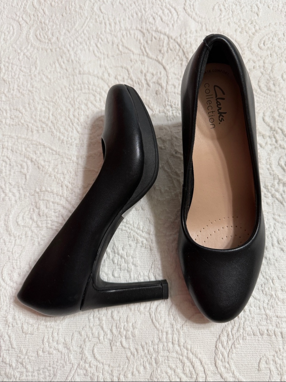 Clarks Size 5.5M Black Round-Toe Platform Heels